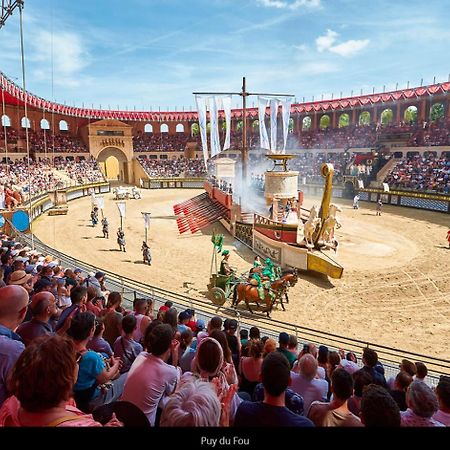 Gite De La Fecleval 6 Personnes Proche Du Puy Dufou Saint-Mesmin  Ngoại thất bức ảnh